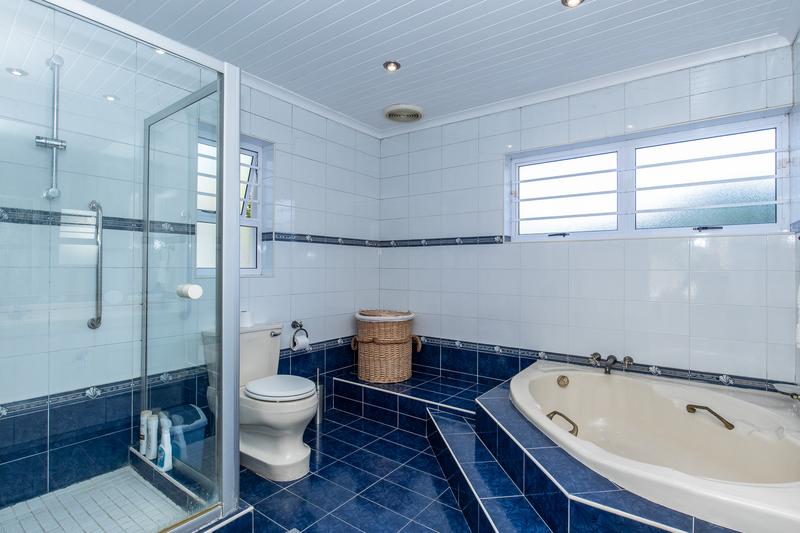5 Bedroom Property for Sale in Constantia Western Cape